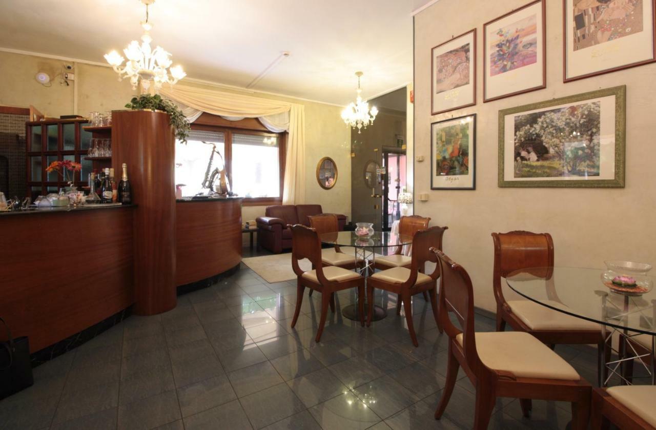Hotel Rose&Crown Correggio Exterior photo